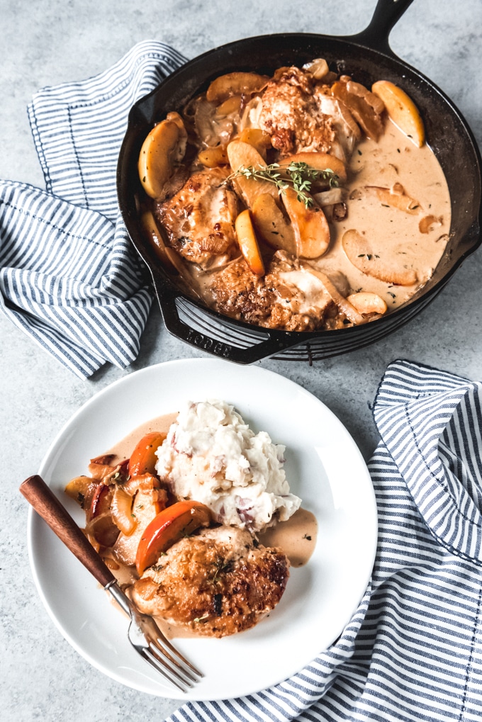 Read more about the article Creamy Apple Cider Chicken Skillet
