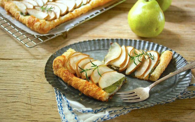 Read more about the article Savory Pear and Gruyere Tart